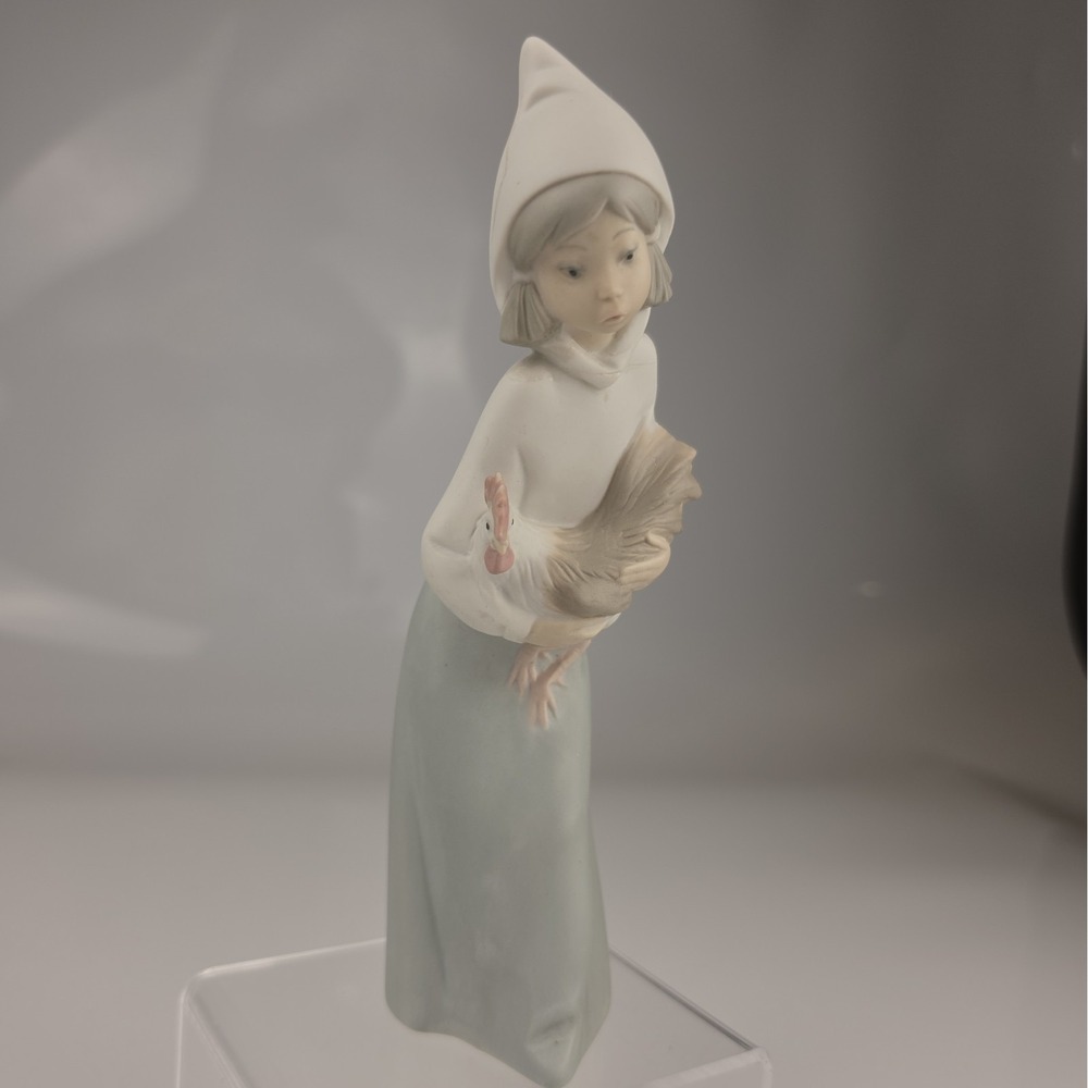 Lladro Shepherdess Girl w/Rooster Porcelain Figurine Made in Spain Vintage READ